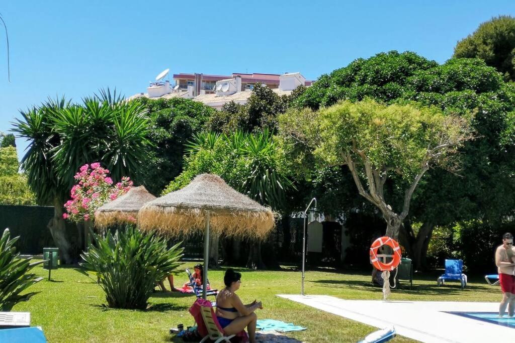 Beautiful Sea Views Cozy Apartment 350 M From Beach 베날마데나코스타 외부 사진