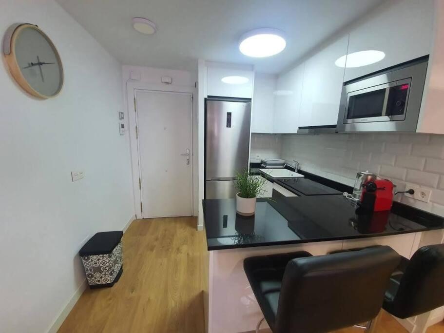 Beautiful Sea Views Cozy Apartment 350 M From Beach 베날마데나코스타 외부 사진