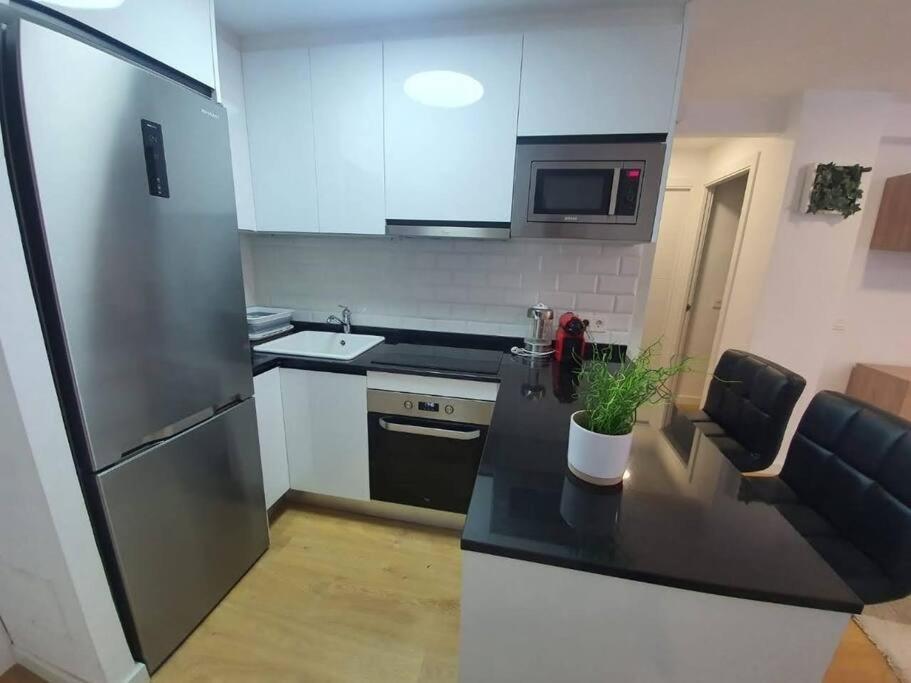 Beautiful Sea Views Cozy Apartment 350 M From Beach 베날마데나코스타 외부 사진