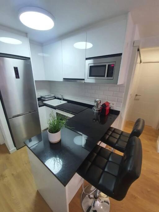 Beautiful Sea Views Cozy Apartment 350 M From Beach 베날마데나코스타 외부 사진